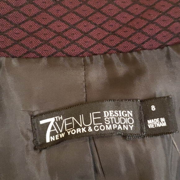 New York and Company - Picture 3 of 11